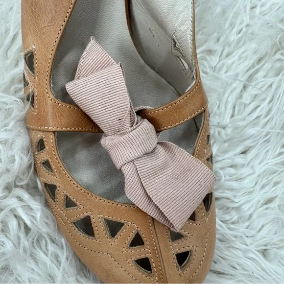 Vintage Christian Dior Tan and Pink Heels with Ribbon Bow - Picture 8 of 14